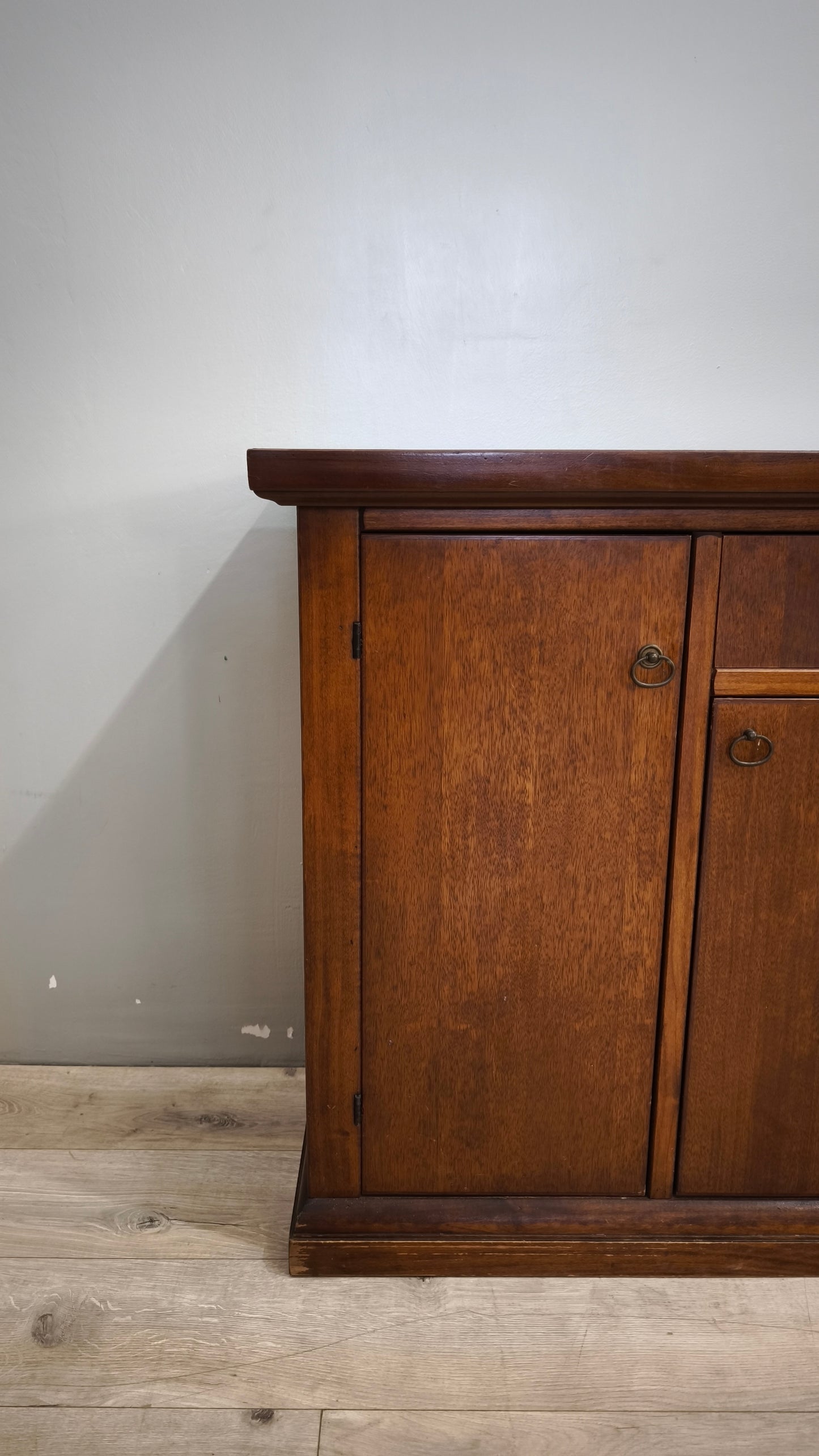 90598 Servante in legno tre sportelli