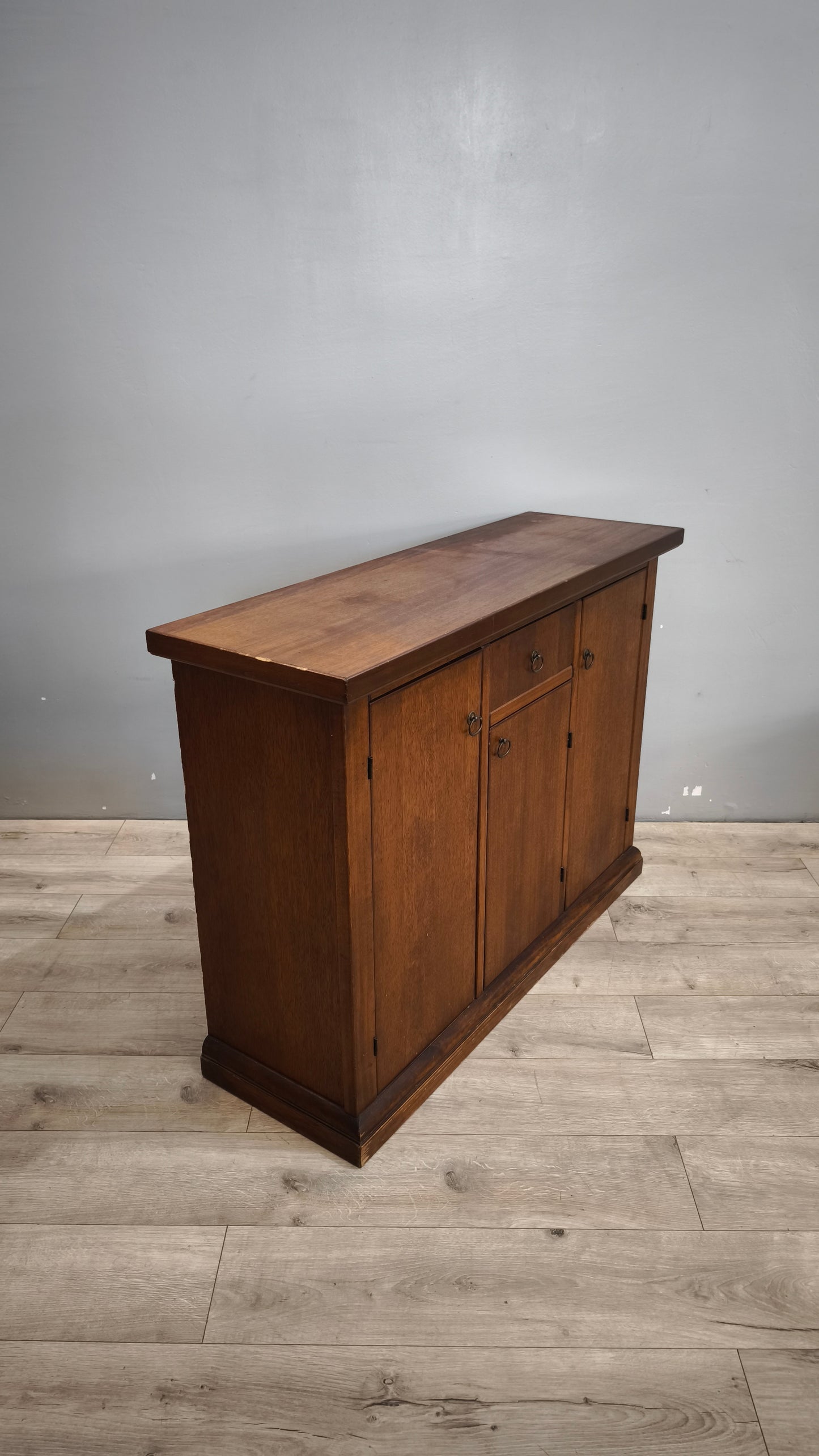 90598 Servante in legno tre sportelli