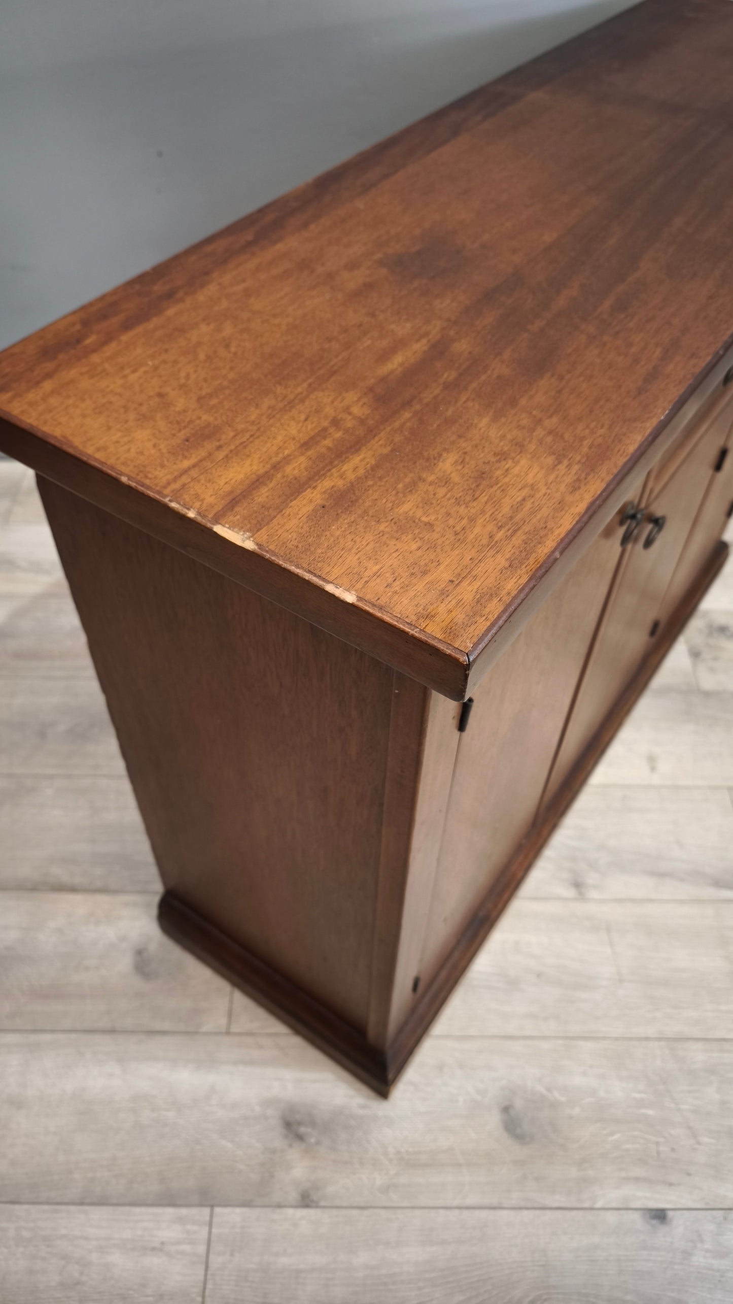 90598 Servante in legno tre sportelli