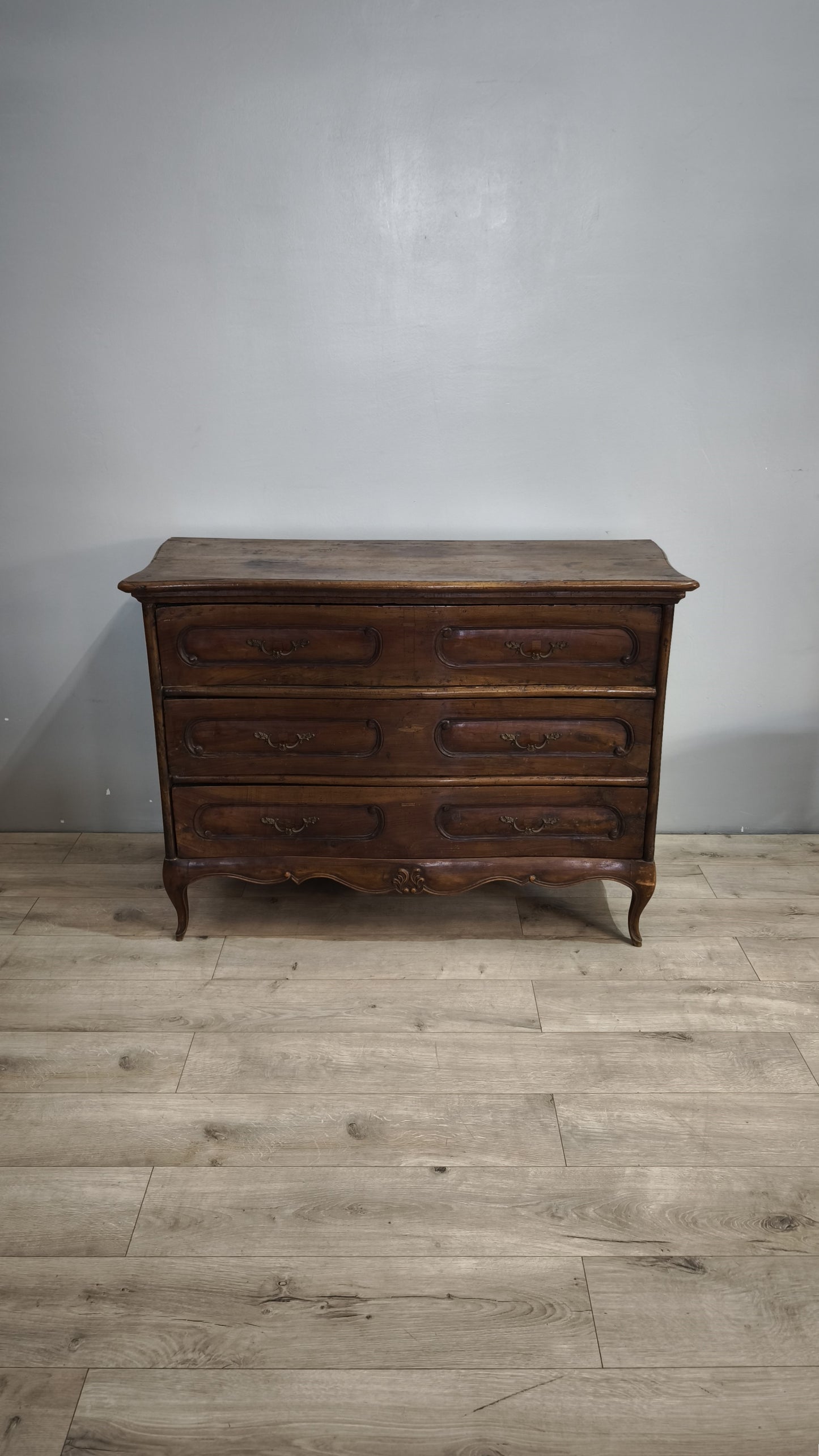 90599 Comò in legno massello tre cassetti