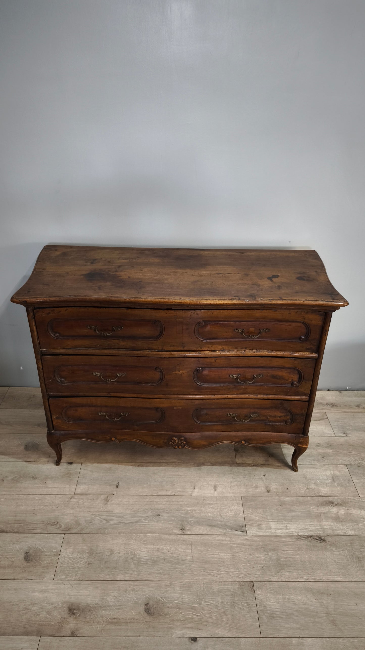 90599 Comò in legno massello tre cassetti