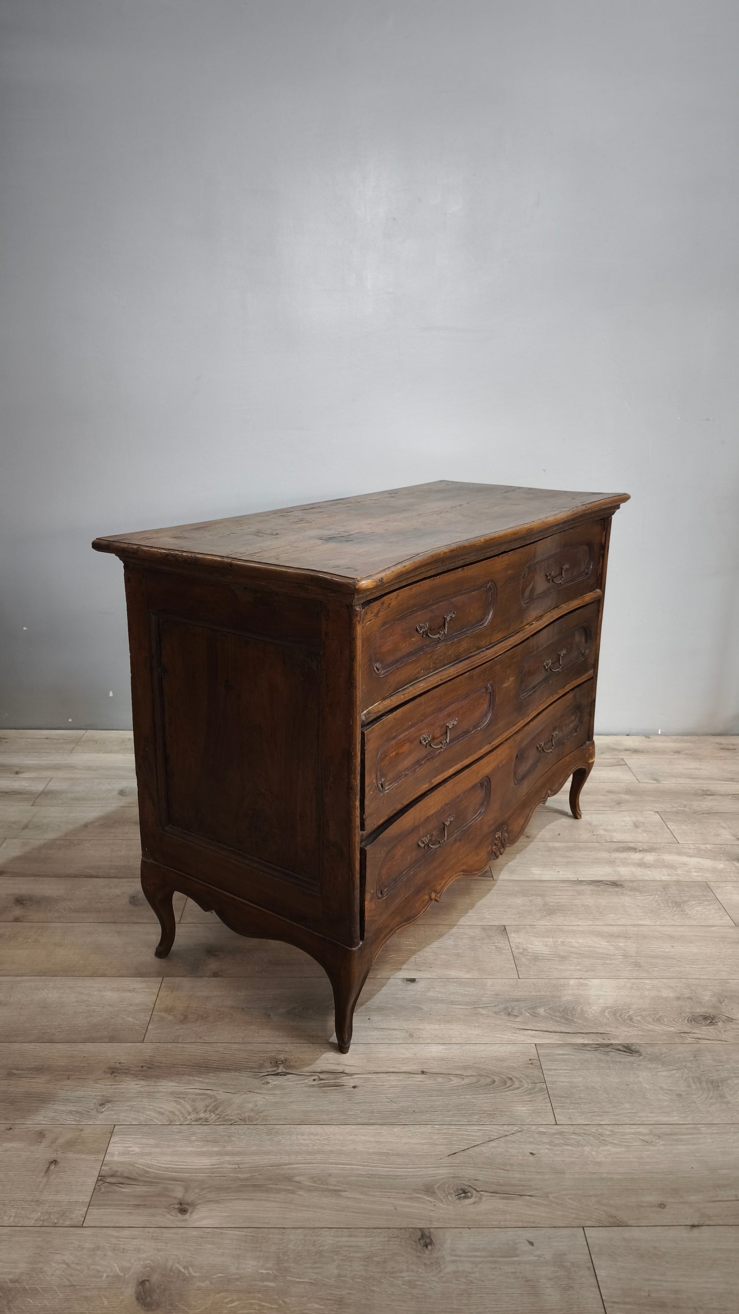 90599 Comò in legno massello tre cassetti