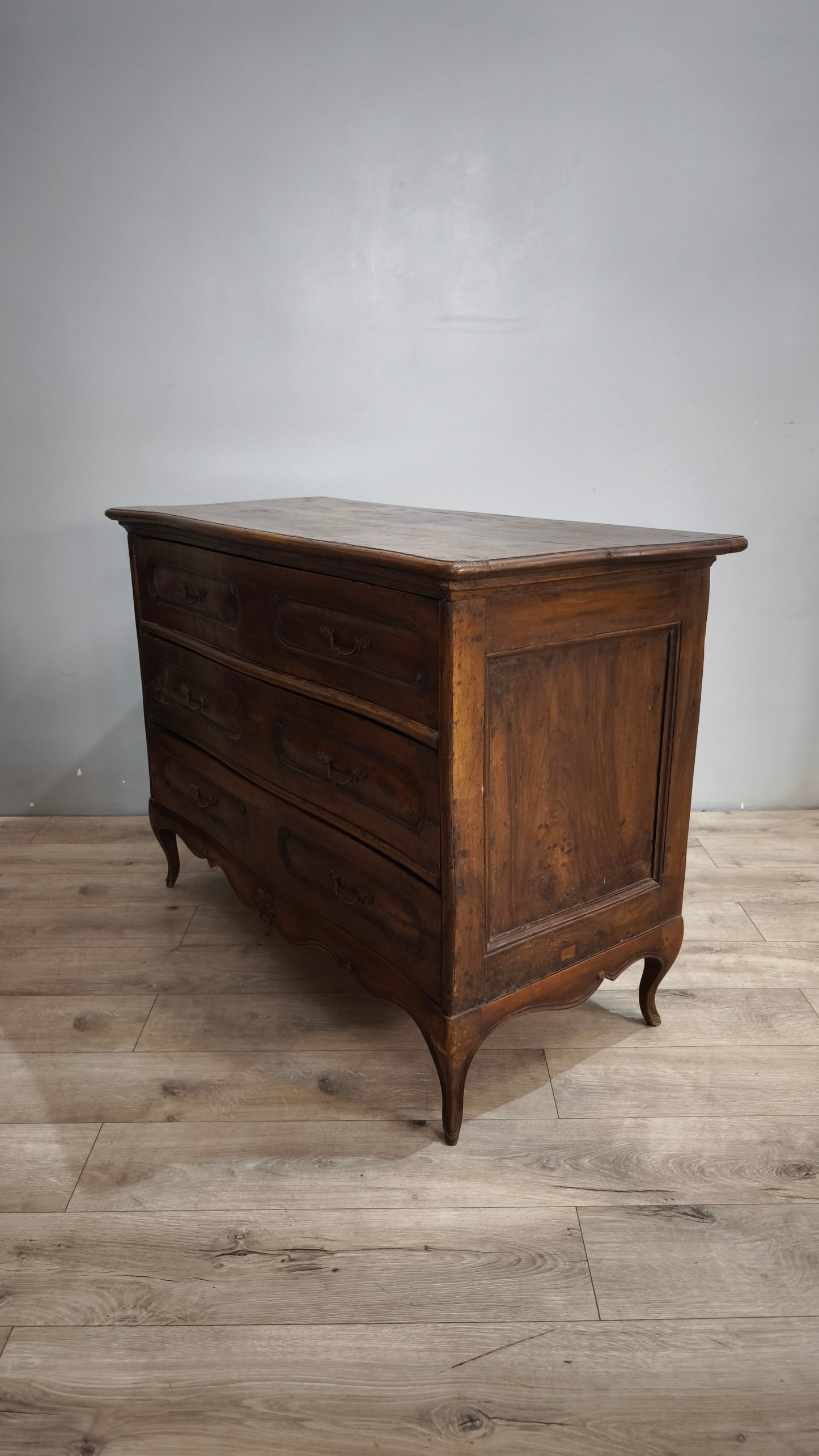 90599 Comò in legno massello tre cassetti