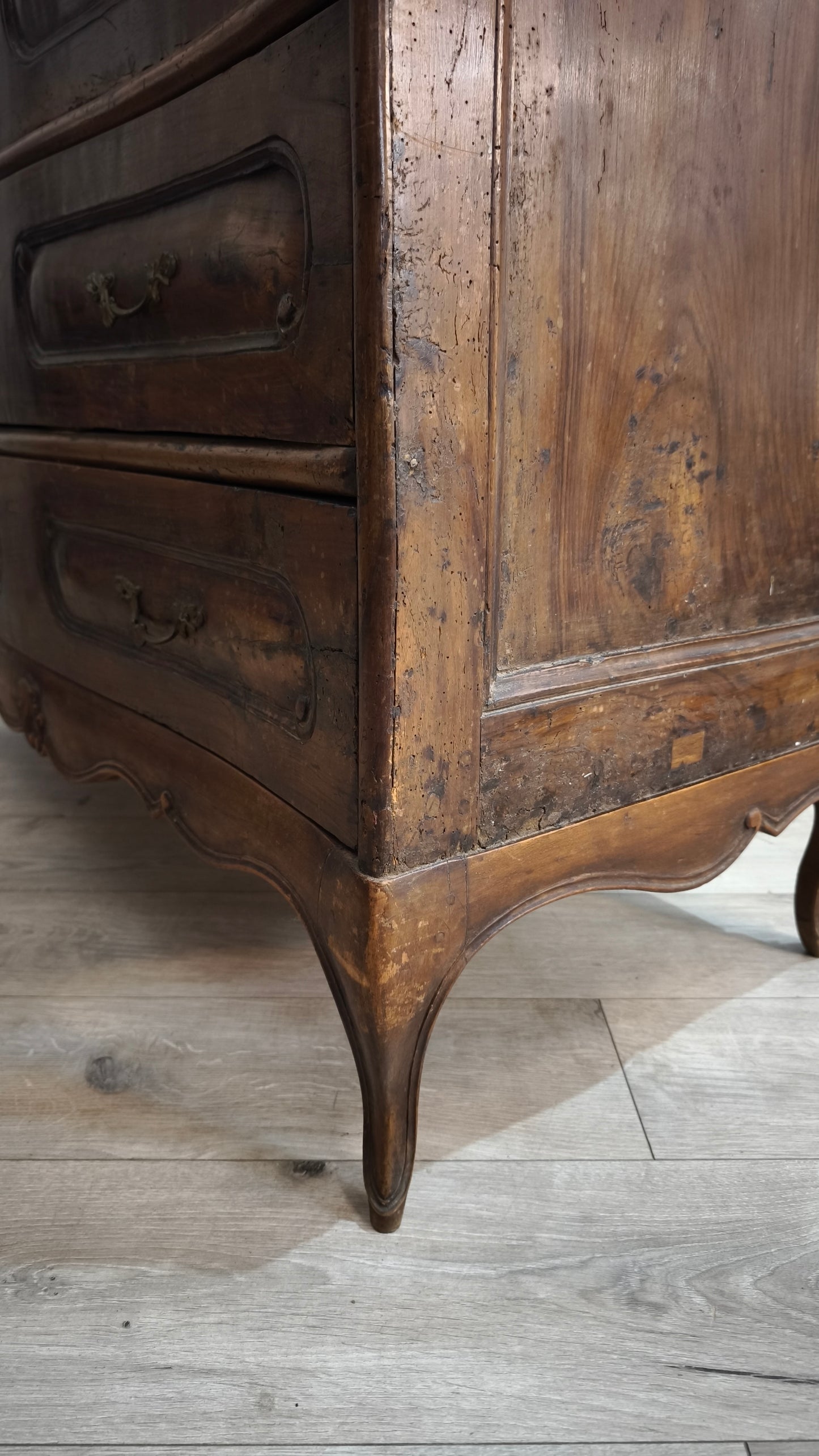 90599 Comò in legno massello tre cassetti
