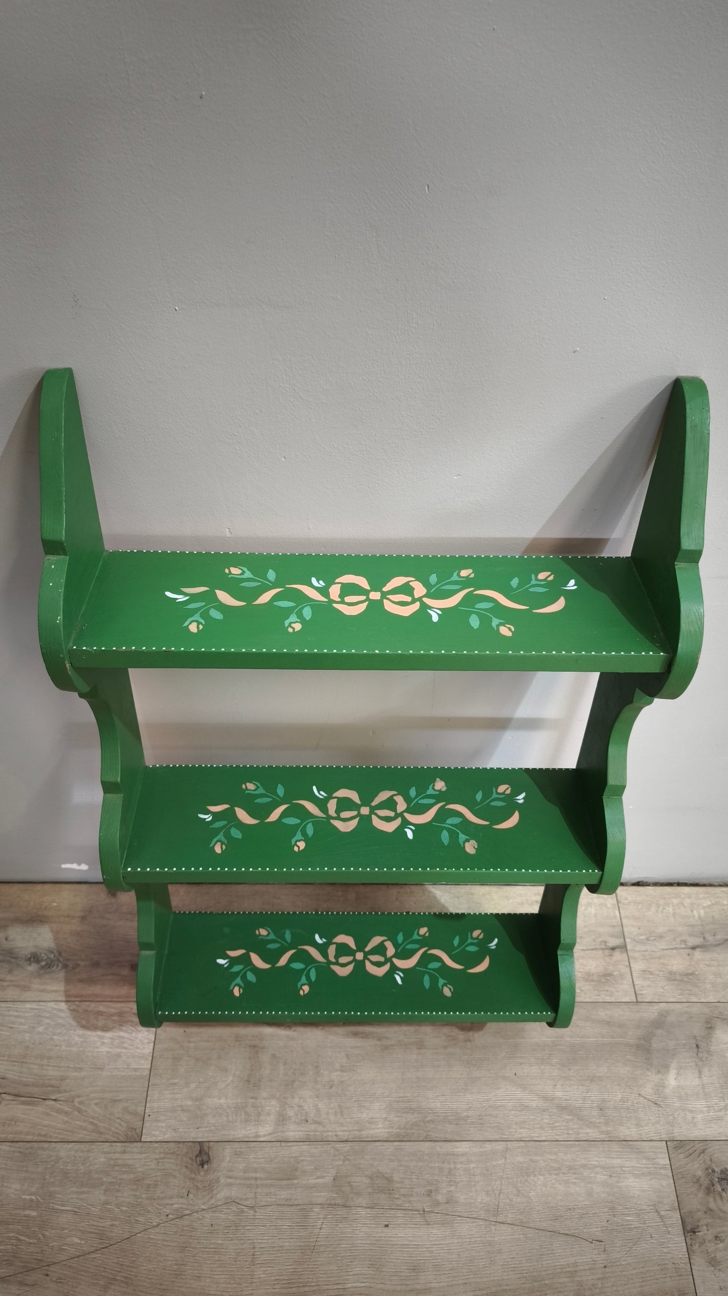 90608 Bacheca pensile in legno dipinta verde
