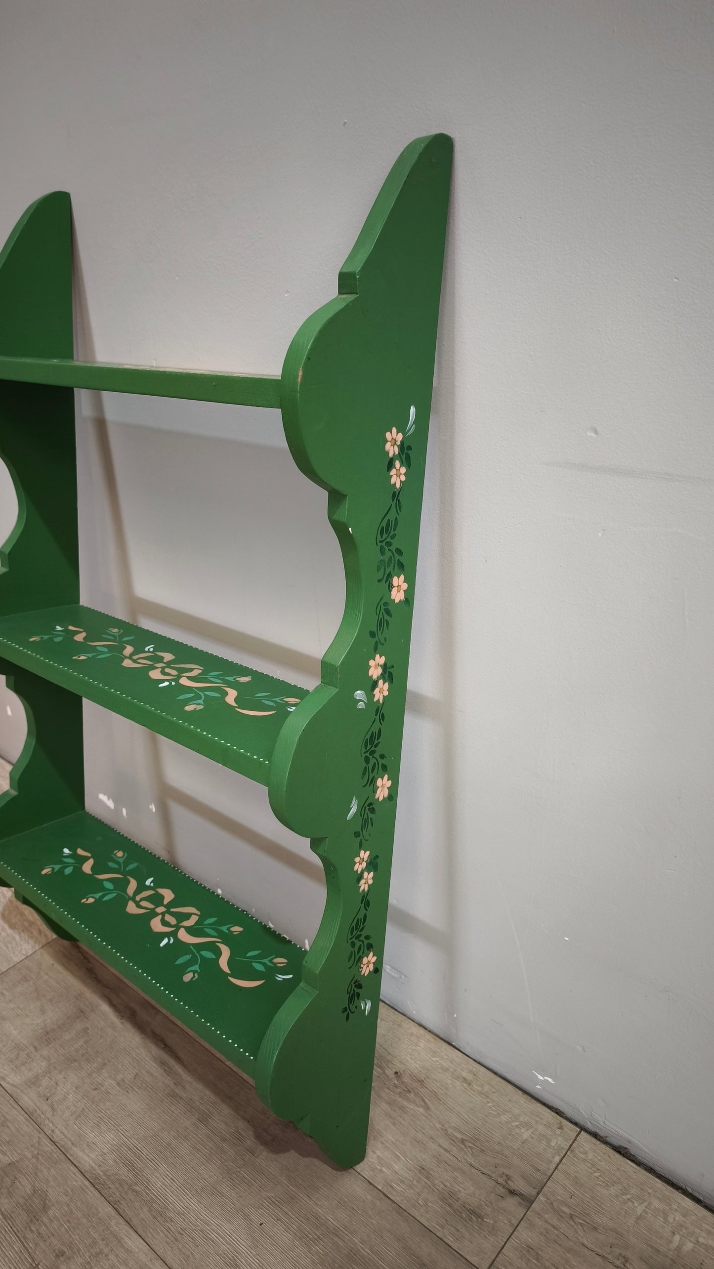 90608 Bacheca pensile in legno dipinta verde