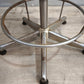 98 Sedia vintage girevole in legno e ferro