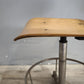 98-2 Sedia vintage girevole in legno e ferro