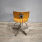 98-2 Sedia vintage girevole in legno e ferro