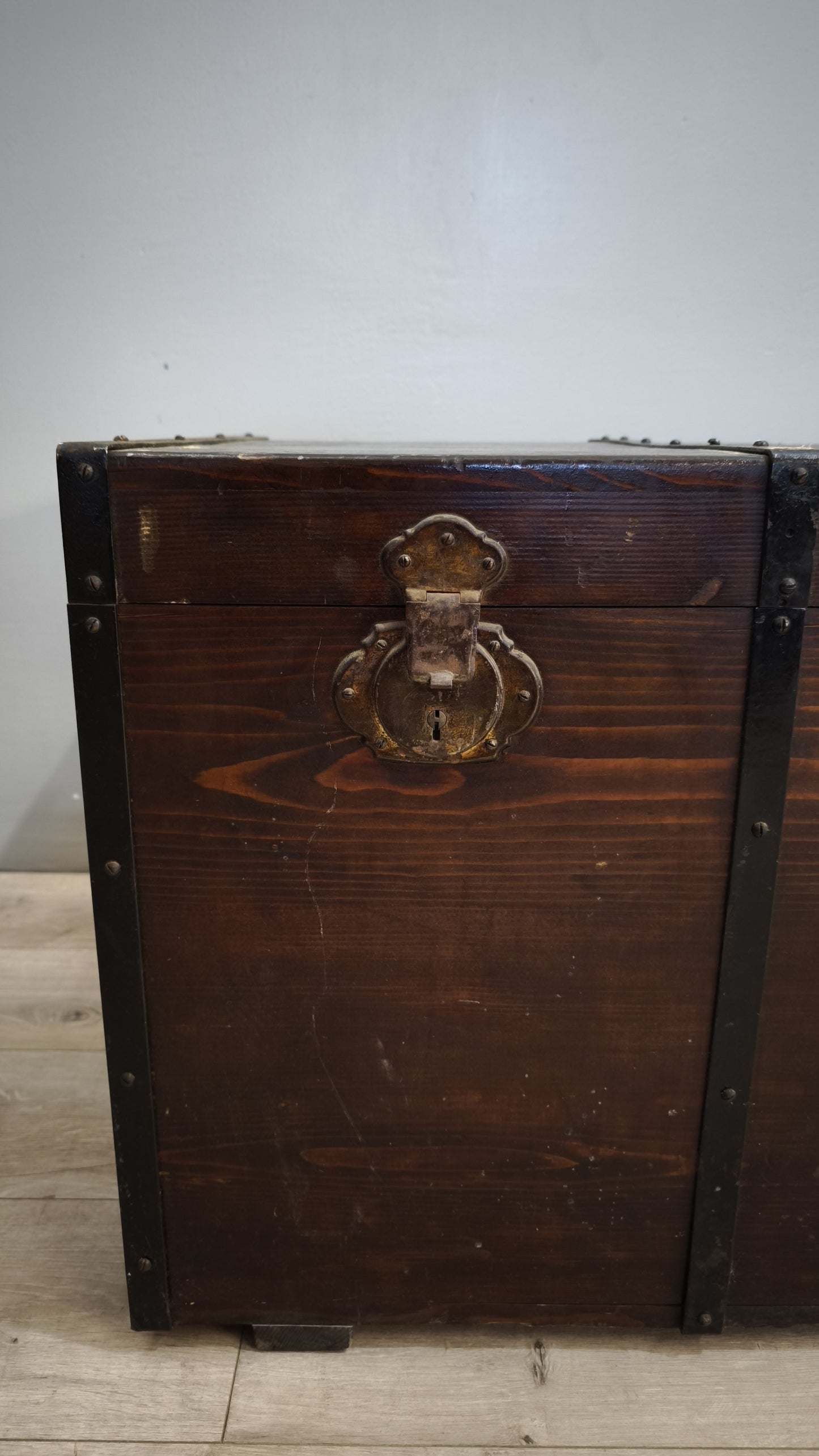 84 Baule in legno
