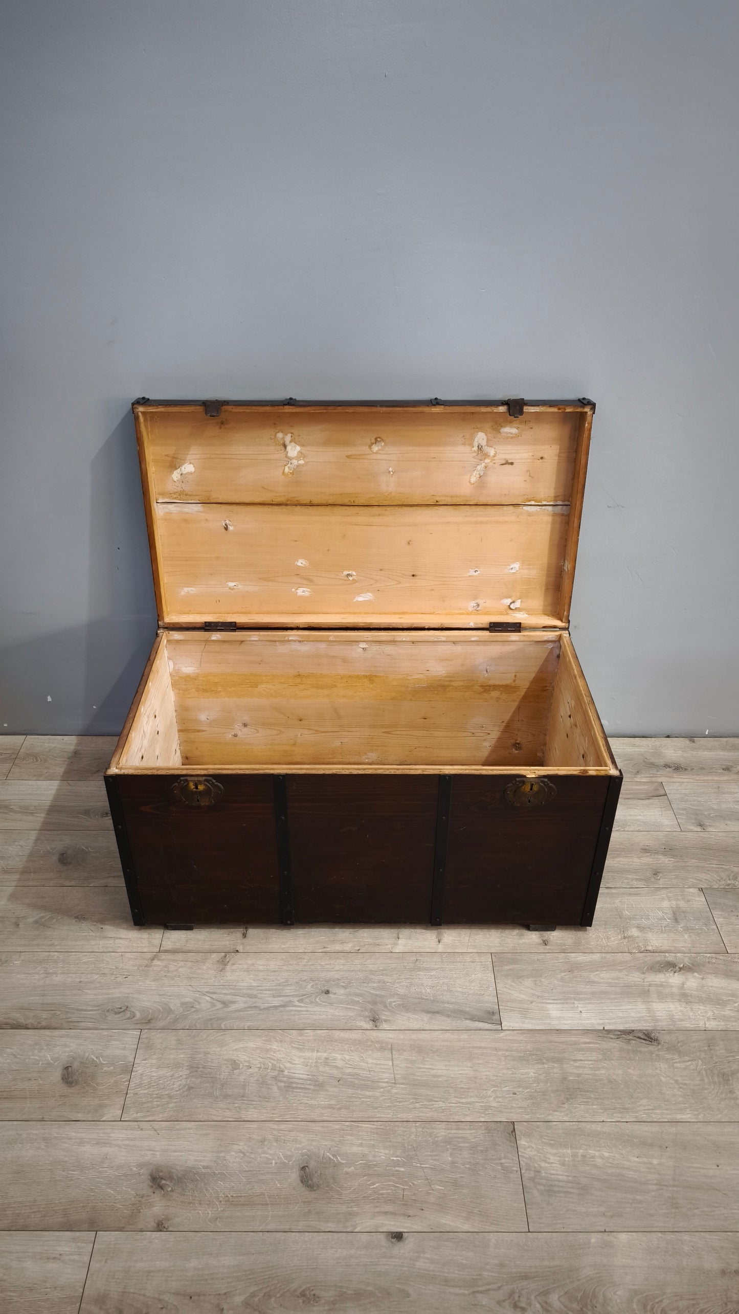 84 Baule in legno