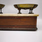 90649 Bilancia due piatti con base in legno e piano in marmo