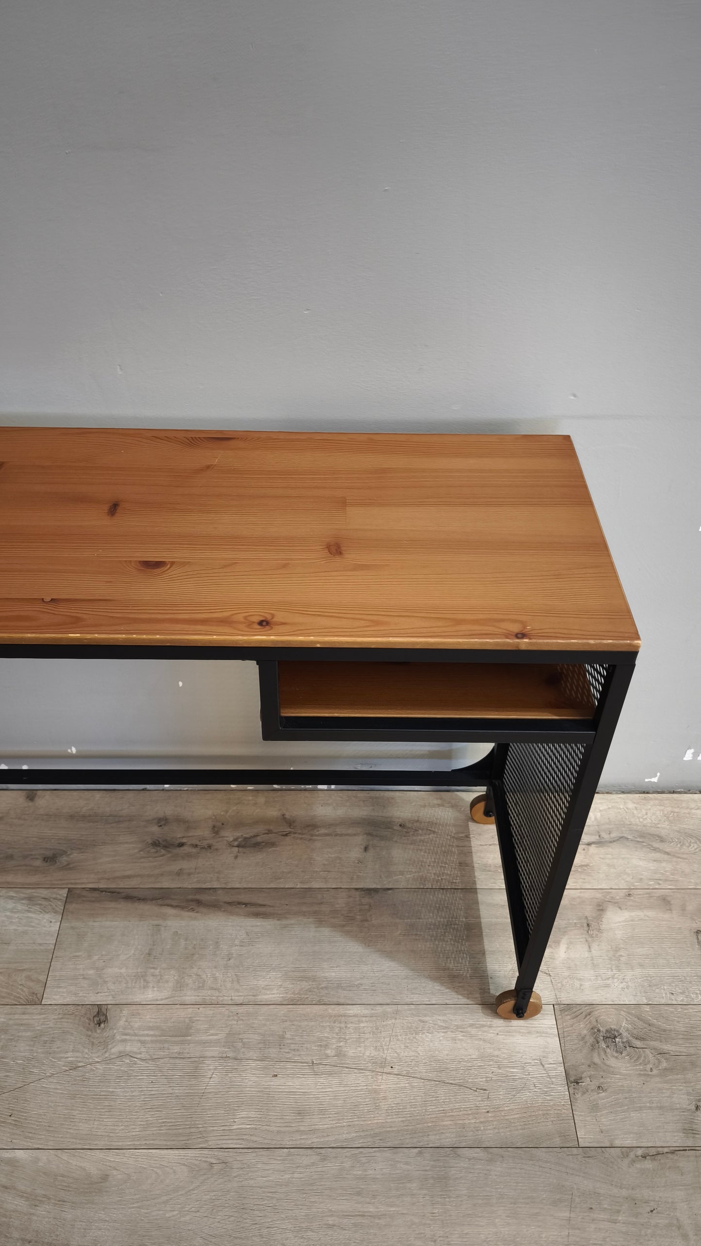 90745 Scrivania console Ikea con rotelle