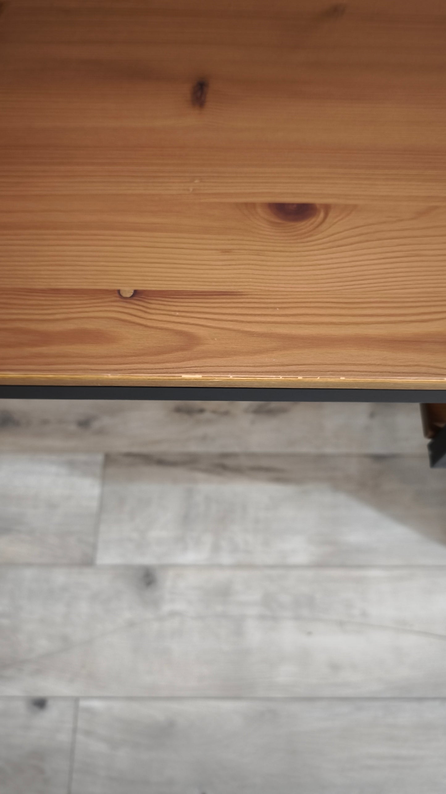 90745 Scrivania console Ikea con rotelle