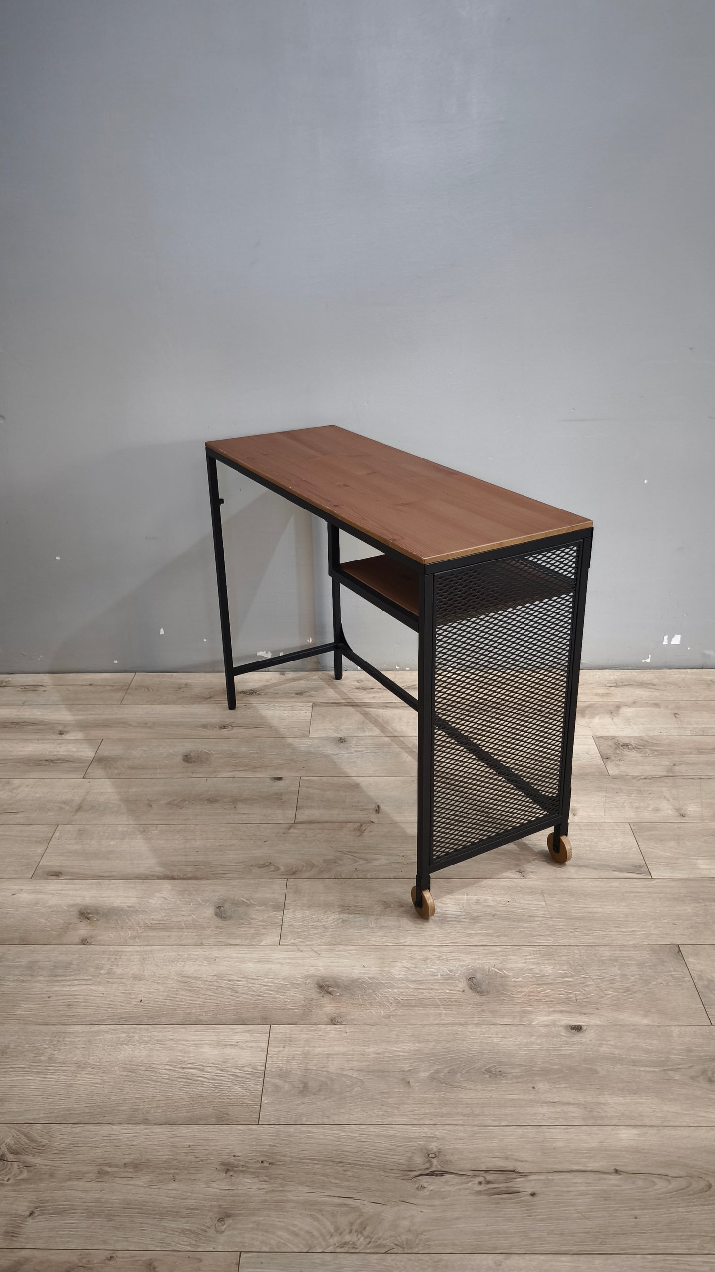90745 Scrivania console Ikea con rotelle