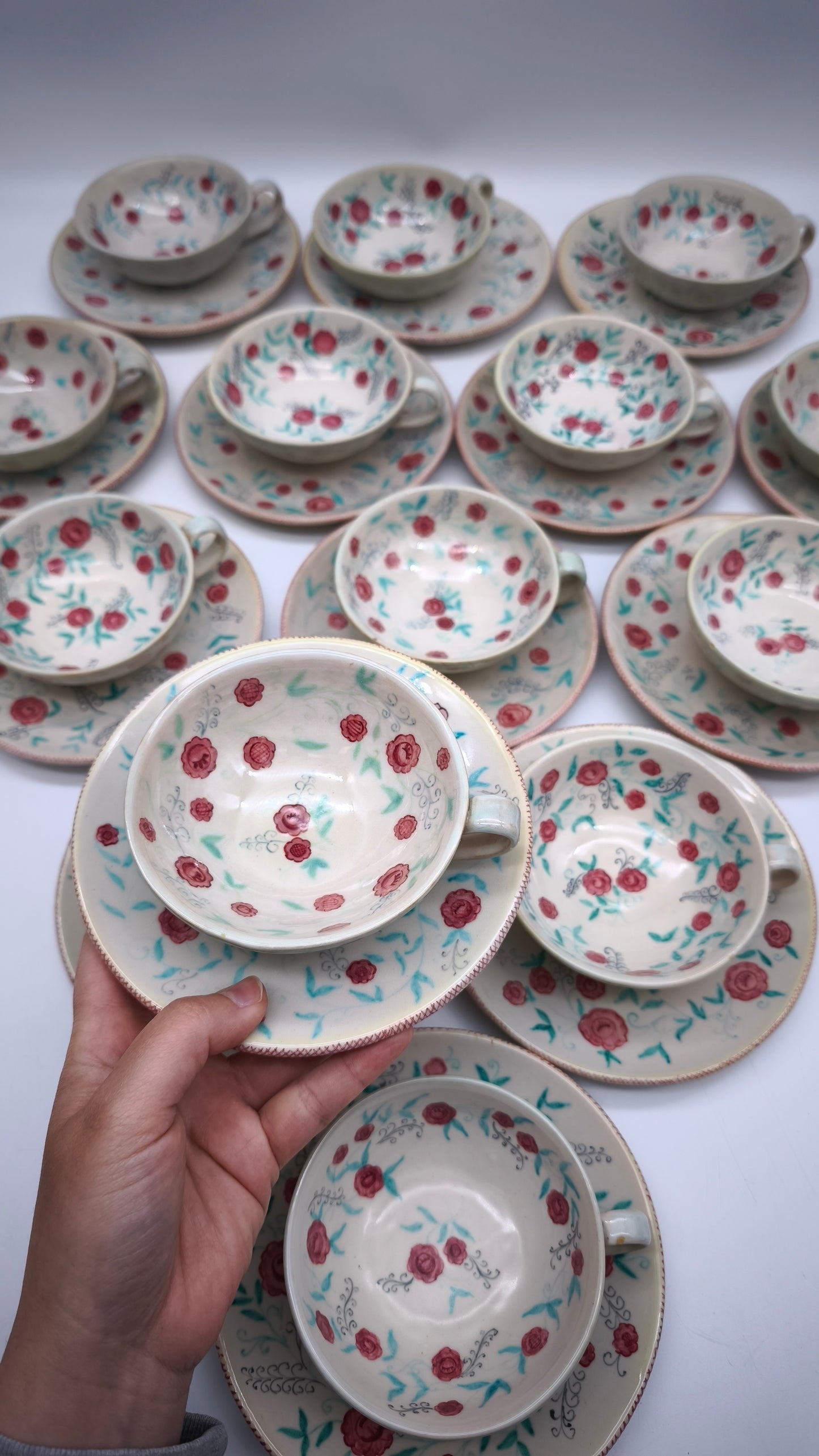 62 Servizio da tè per 14 persone in terracotta smaltata, Mangaroni, Pesaro, metà '900