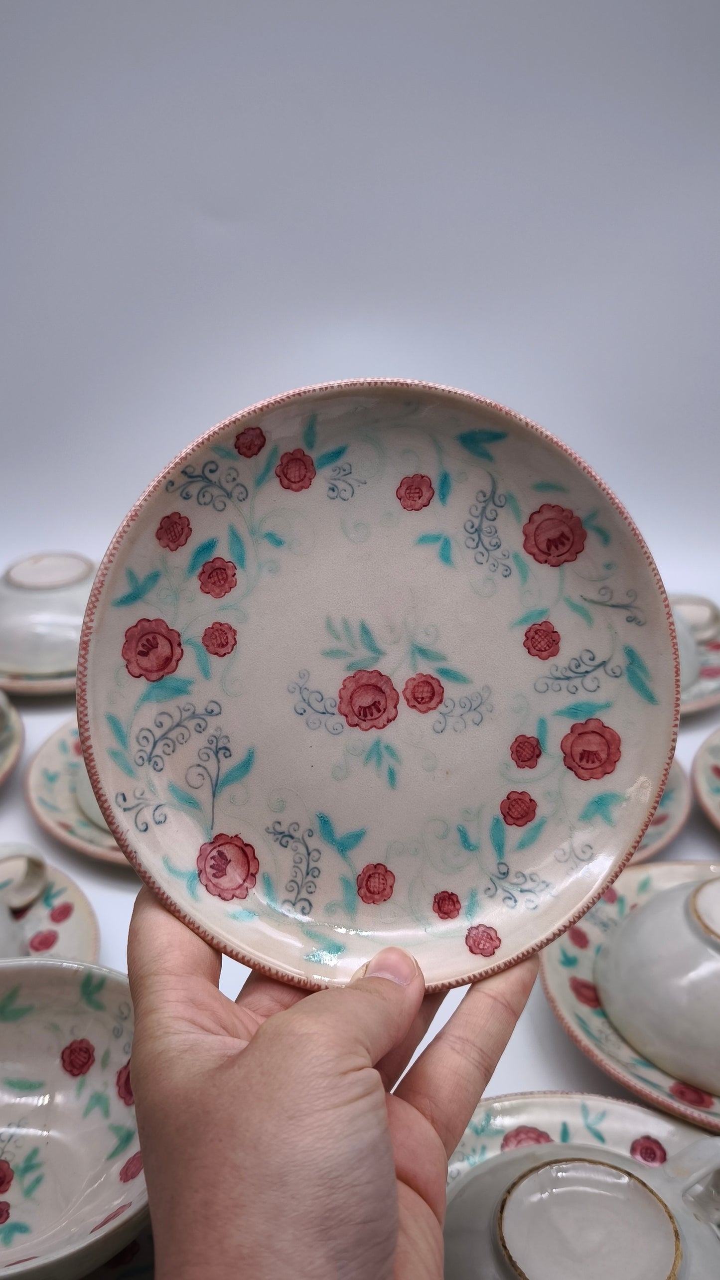 62 Servizio da tè per 14 persone in terracotta smaltata, Mangaroni, Pesaro, metà '900