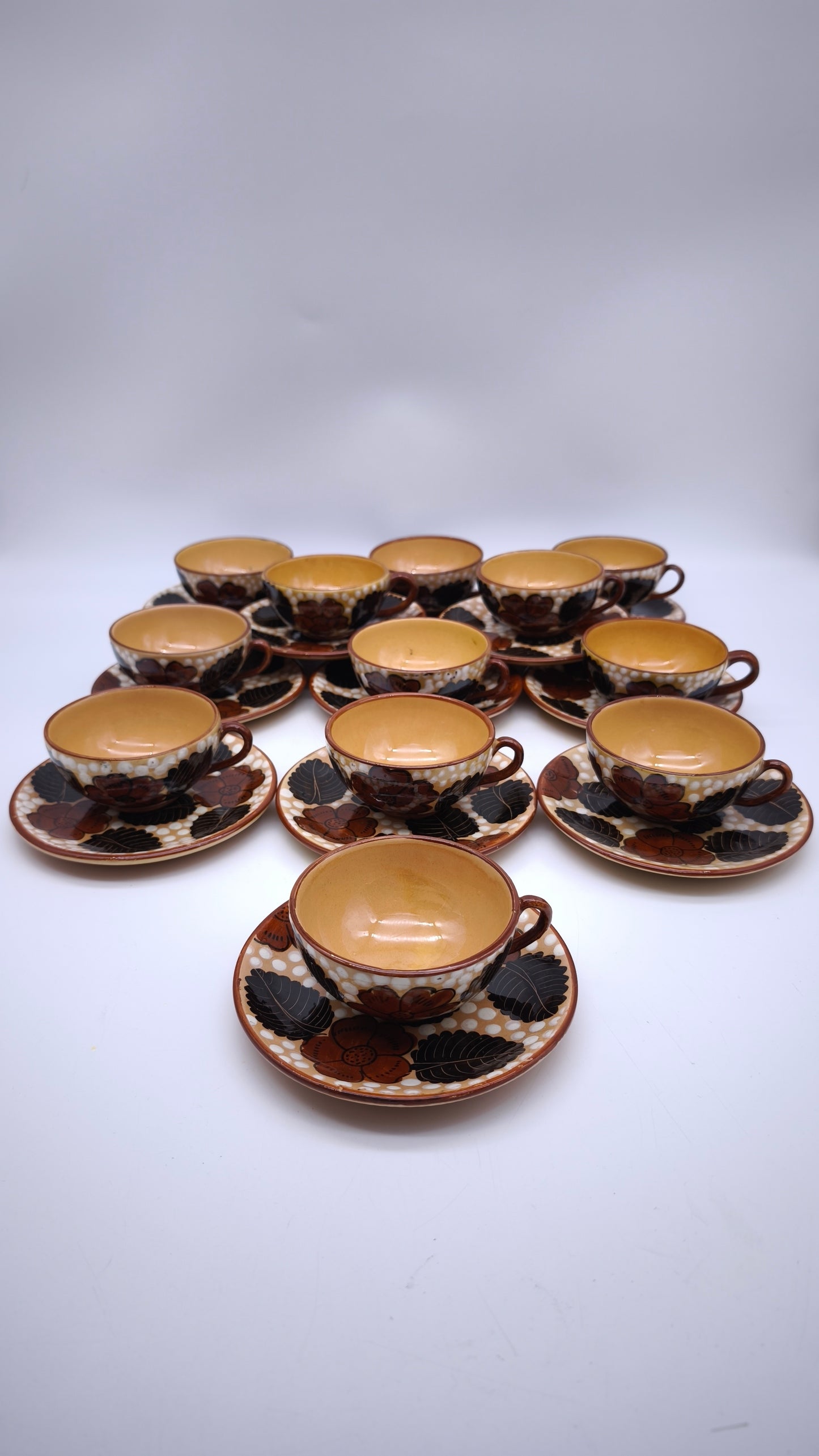 90386 Set n 12 tazze in terracotta smaltata, Aquila