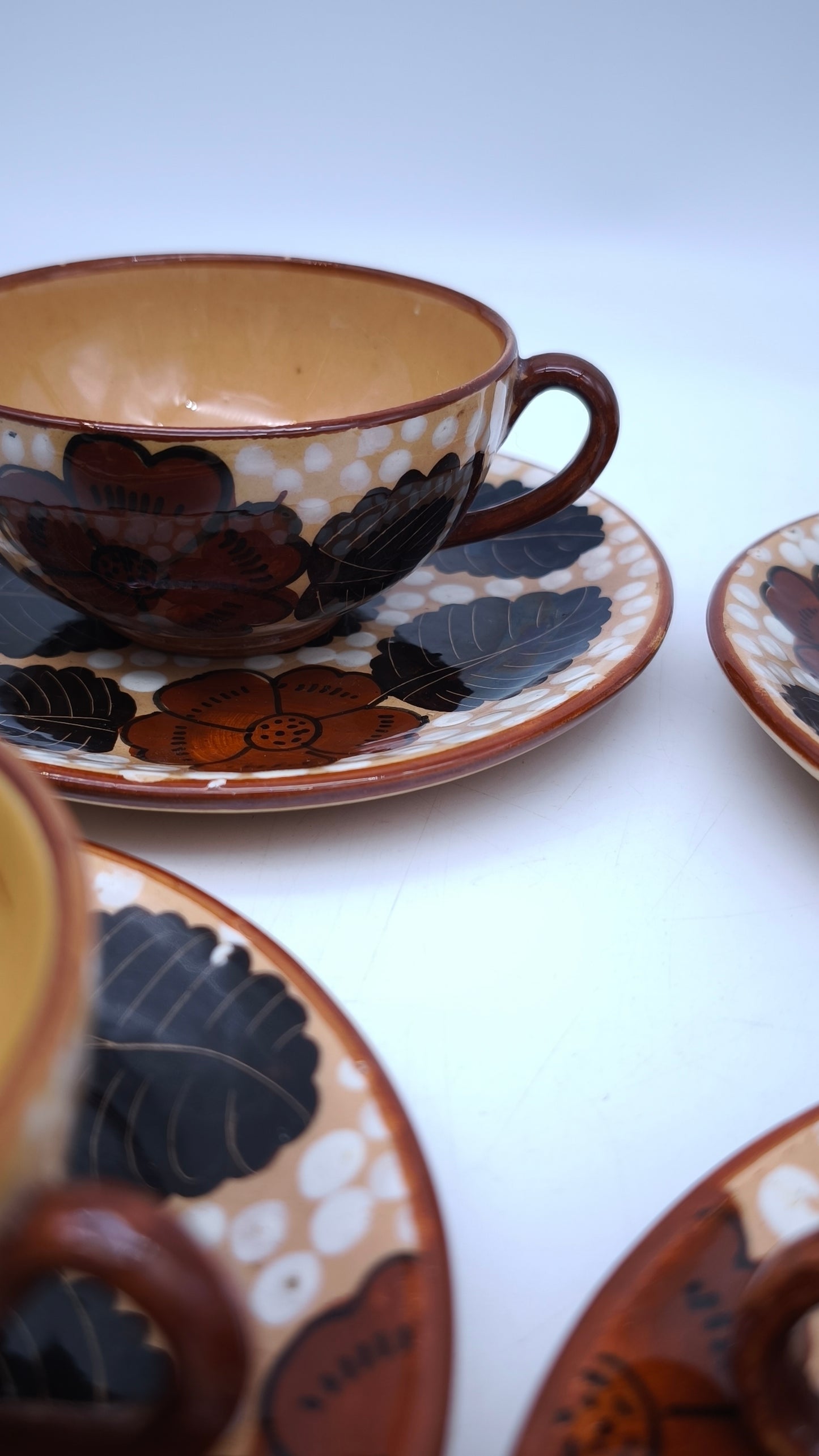 90386 Set n 12 tazze in terracotta smaltata, Aquila