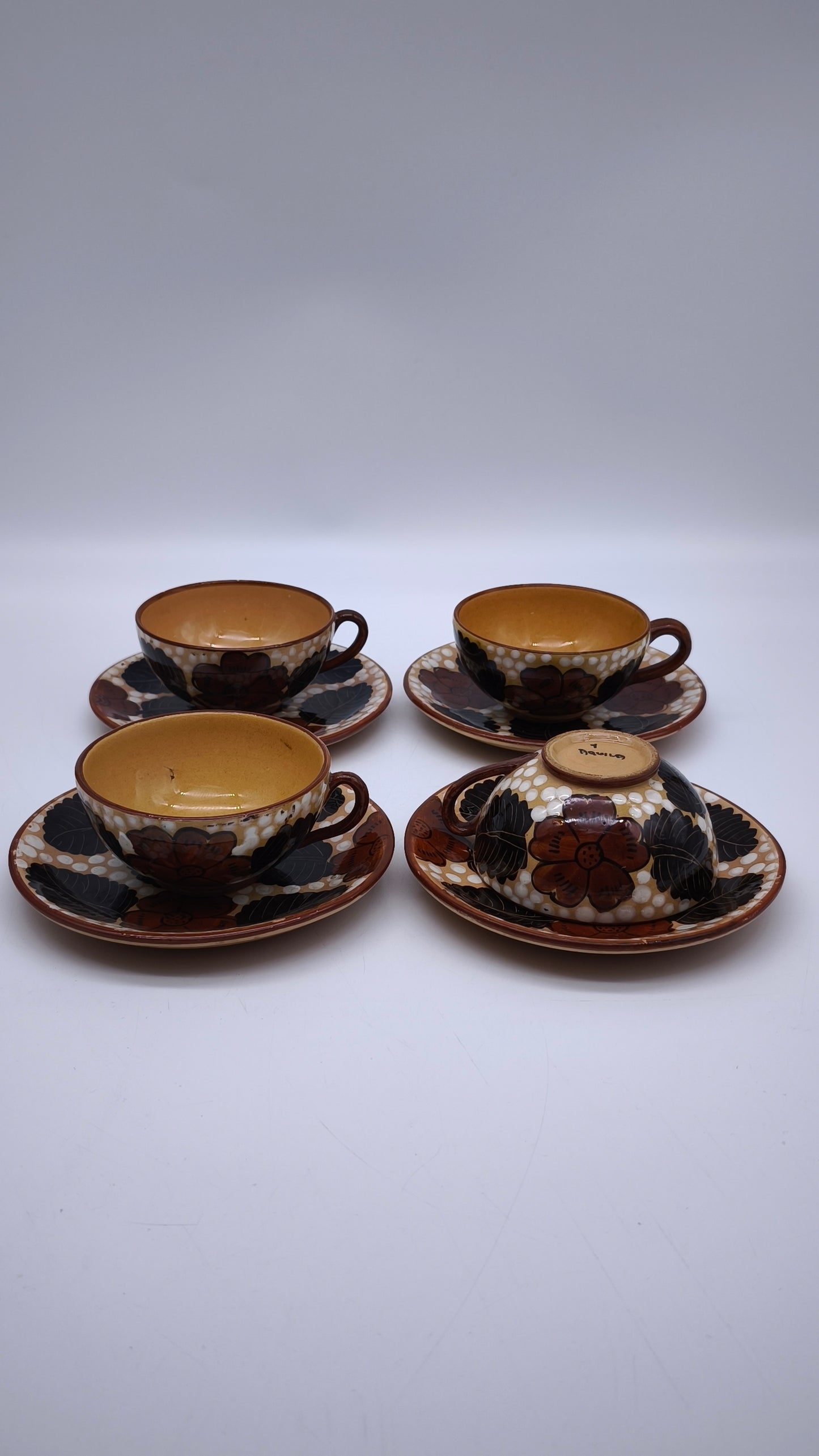 90386 Set n 12 tazze in terracotta smaltata, Aquila