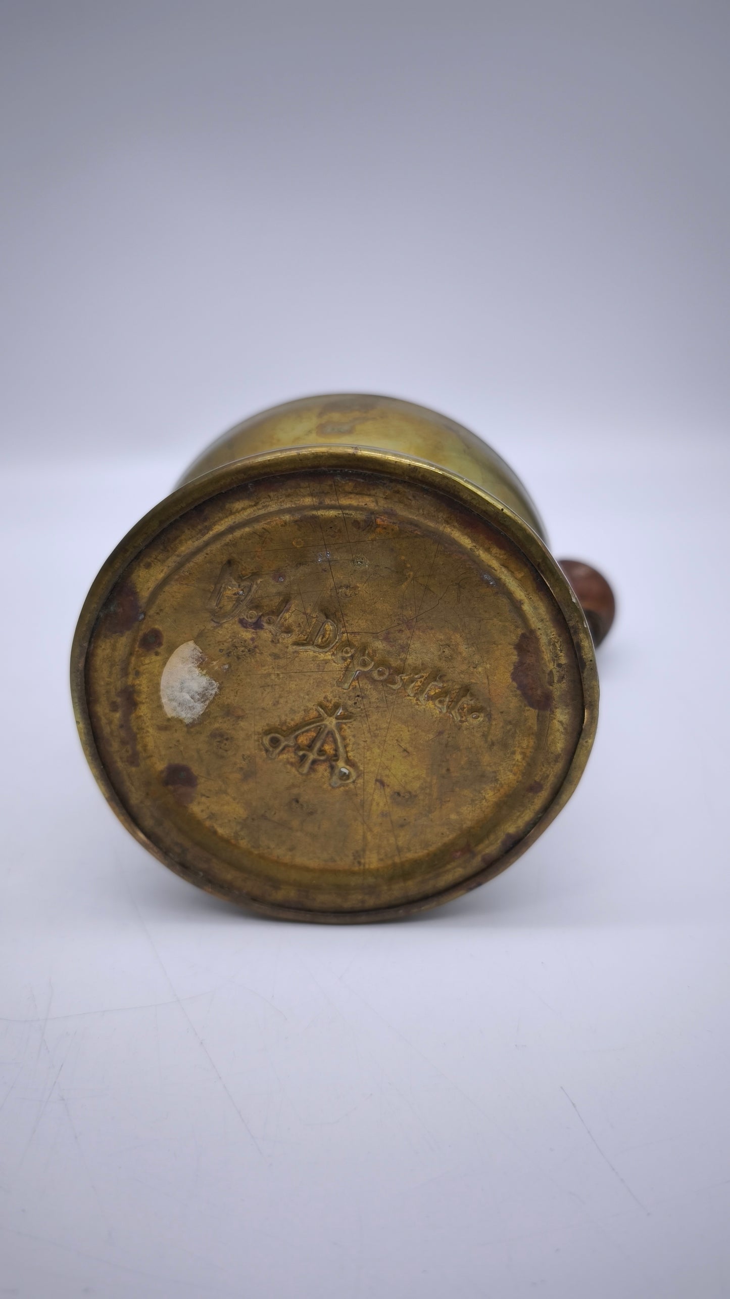 90652 Macinino Tre Spade rotondo in ottone