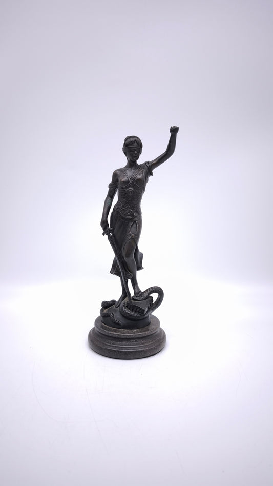 89068 Statua in bronzo firmata Mayer
