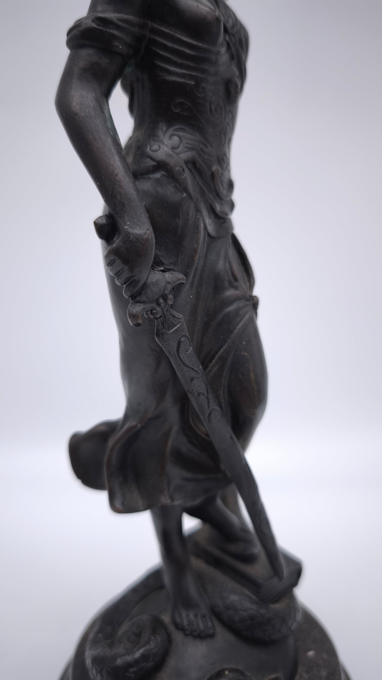 89068 Statua in bronzo firmata Mayer