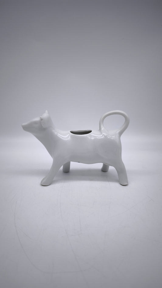 20 Lattiera in ceramica bianca a forma di mucca, Pillivuyt, France