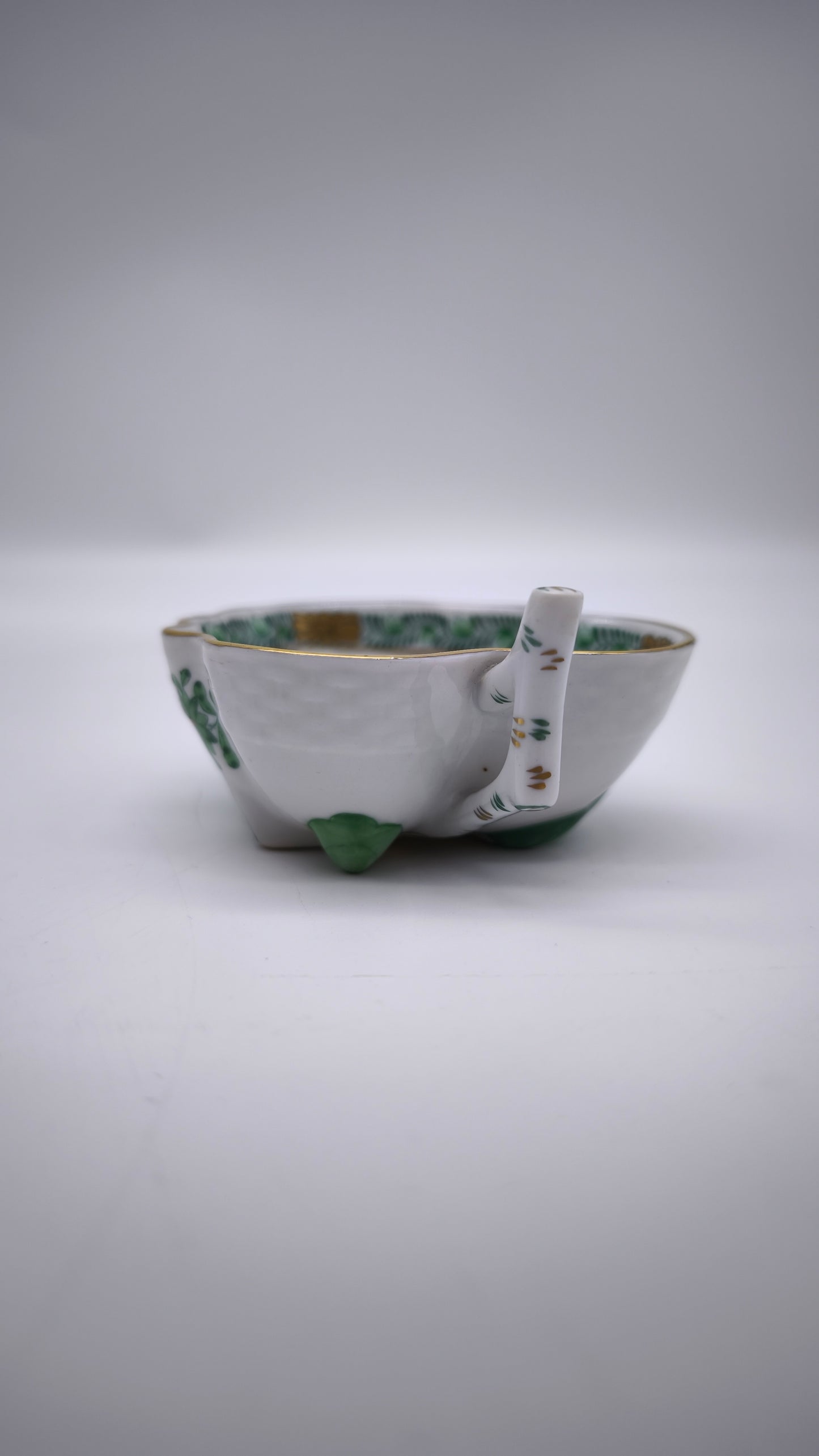 11 Ciotolina in ceramica Herend con decoro a foglie dipinte