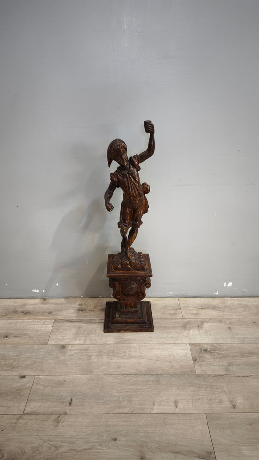 90753 Statua in legno intagliato