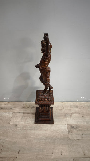 90753 Statua in legno intagliato