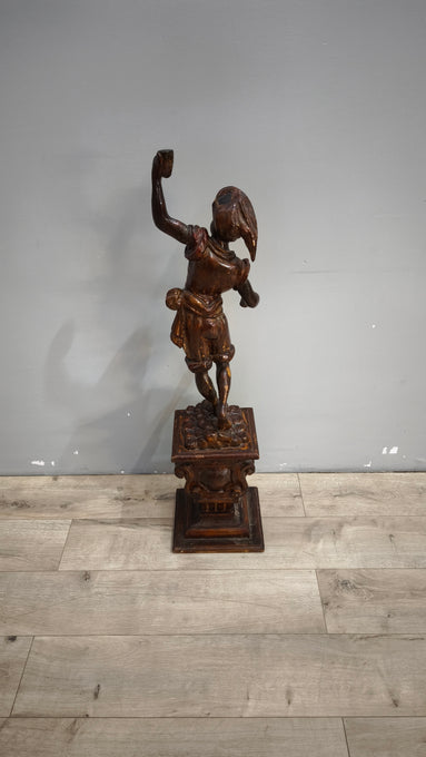 90753 Statua in legno intagliato