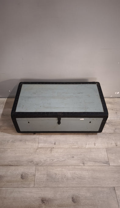 90916 Baule in legno e ferro grigio con ruote