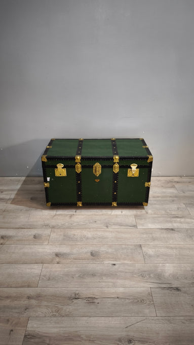 90916 Baule in legno e ferro verde con ruote