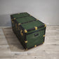 90916 Baule in legno e ferro verde con ruote