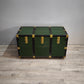 90916 Baule in legno e ferro verde con ruote