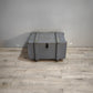 90917 Baule in legno grigio con ruote