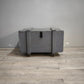 90917 Baule in legno grigio con ruote