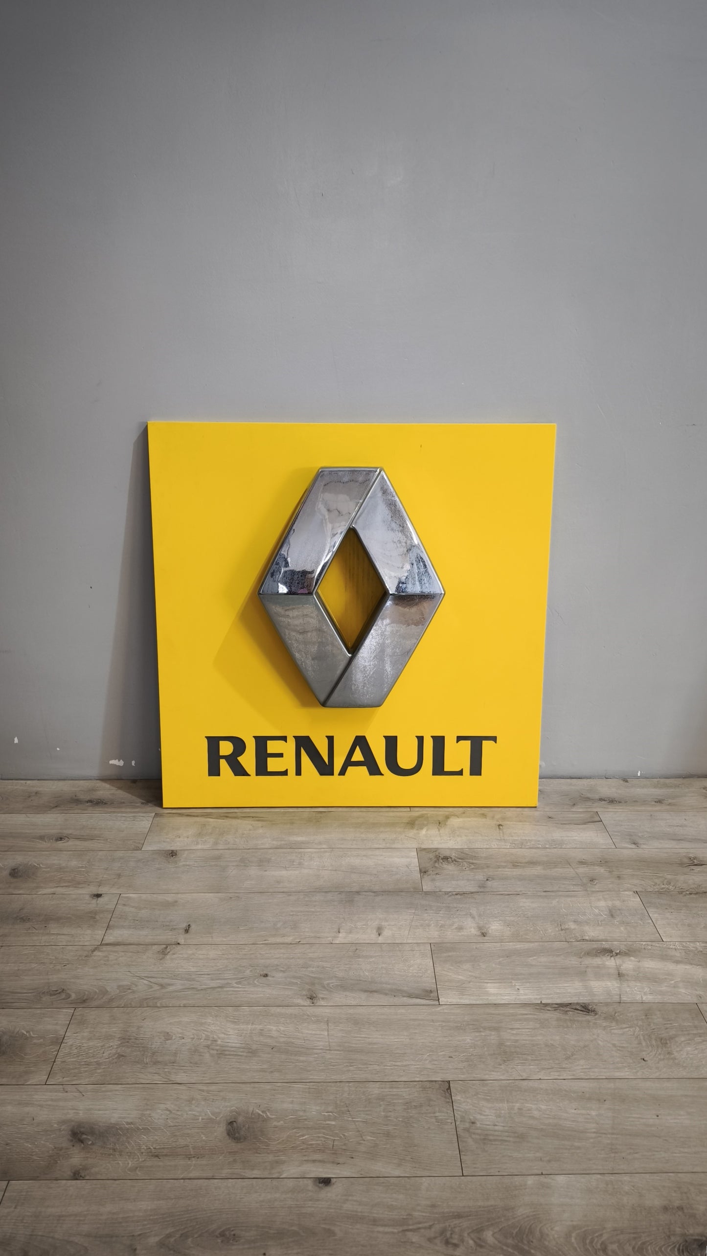 105 Insegna Renault in metallo