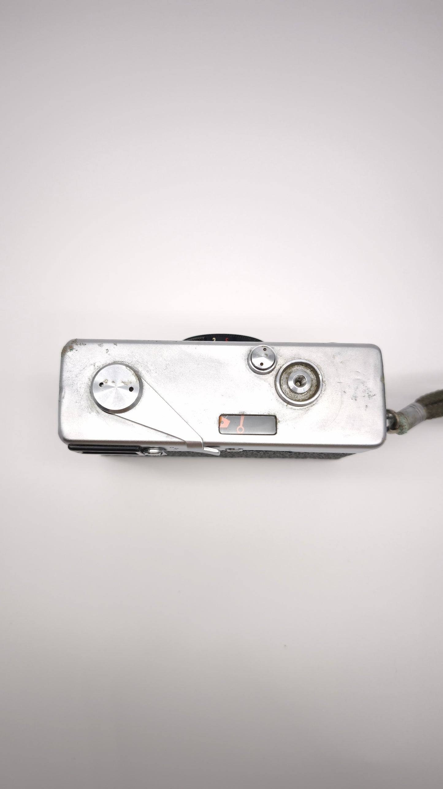 90965 Macchina fotografica vintage Rollei 35 con custodia