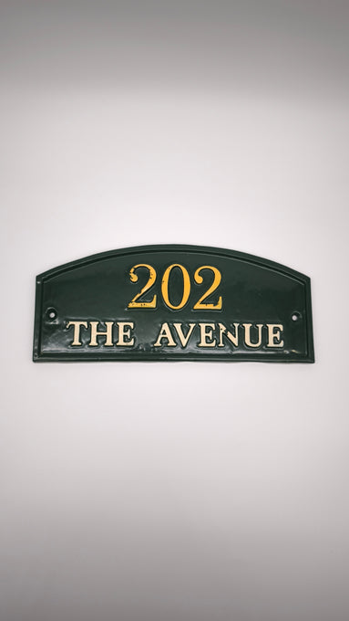 Targa in metallo smaltato 202 The avenue