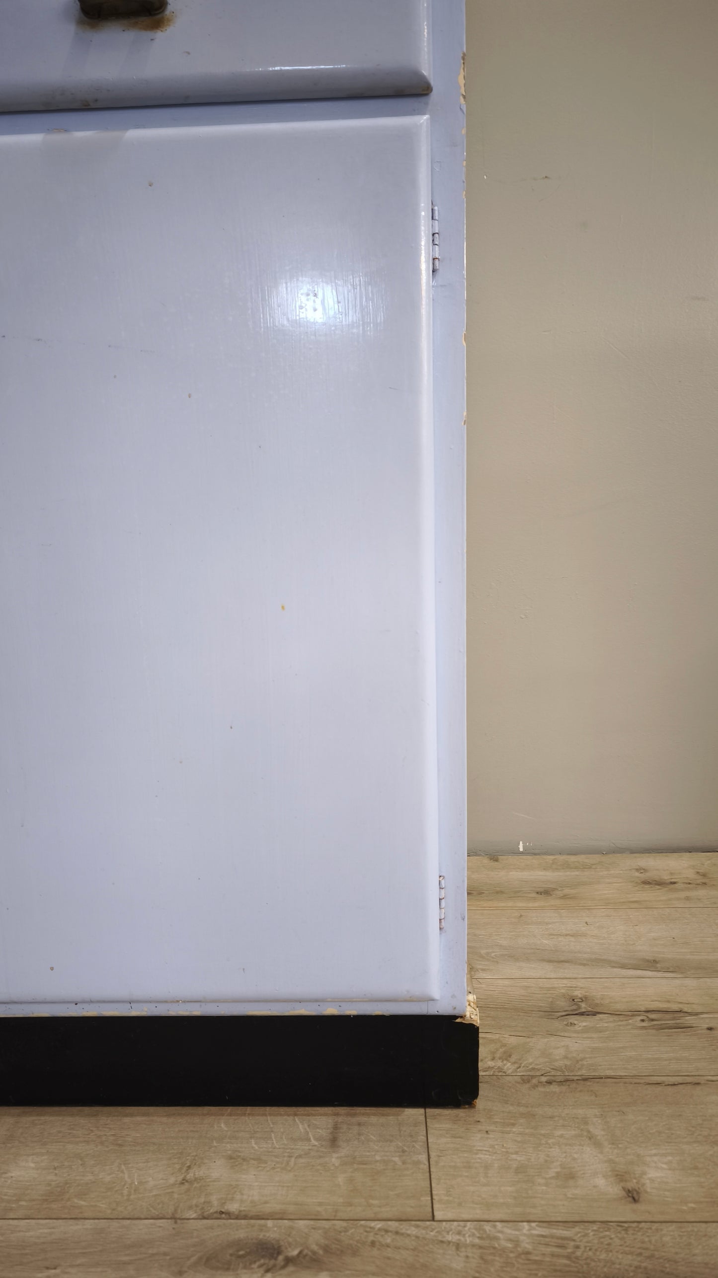 129 Credenza anni '50 celeste con piano in marmo