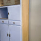 129 Credenza anni '50 celeste con piano in marmo