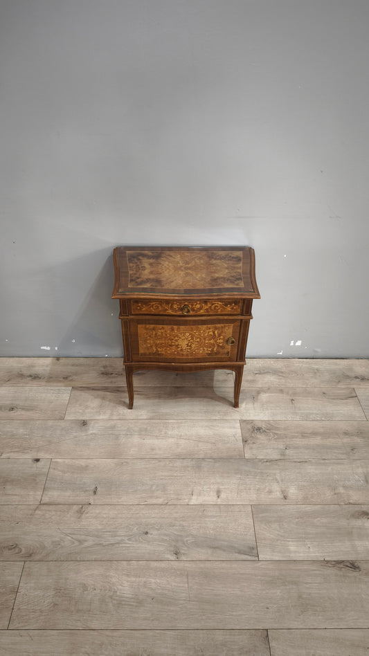 135 Comodino intarsiato in legno