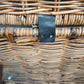 140 Cesta in vimini con chiusure in pelle
