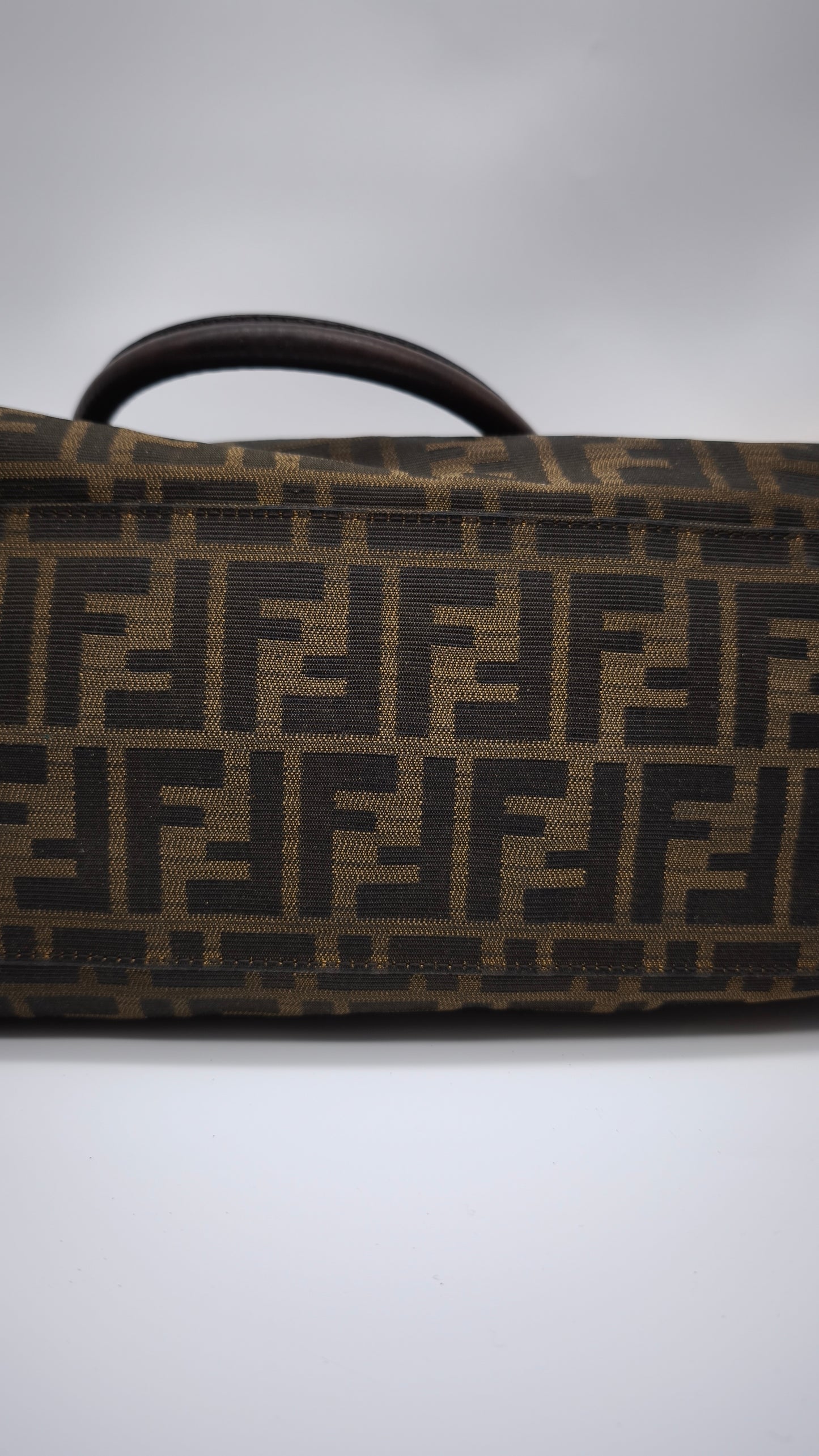 91107 Borsa Fendi con pattern logo