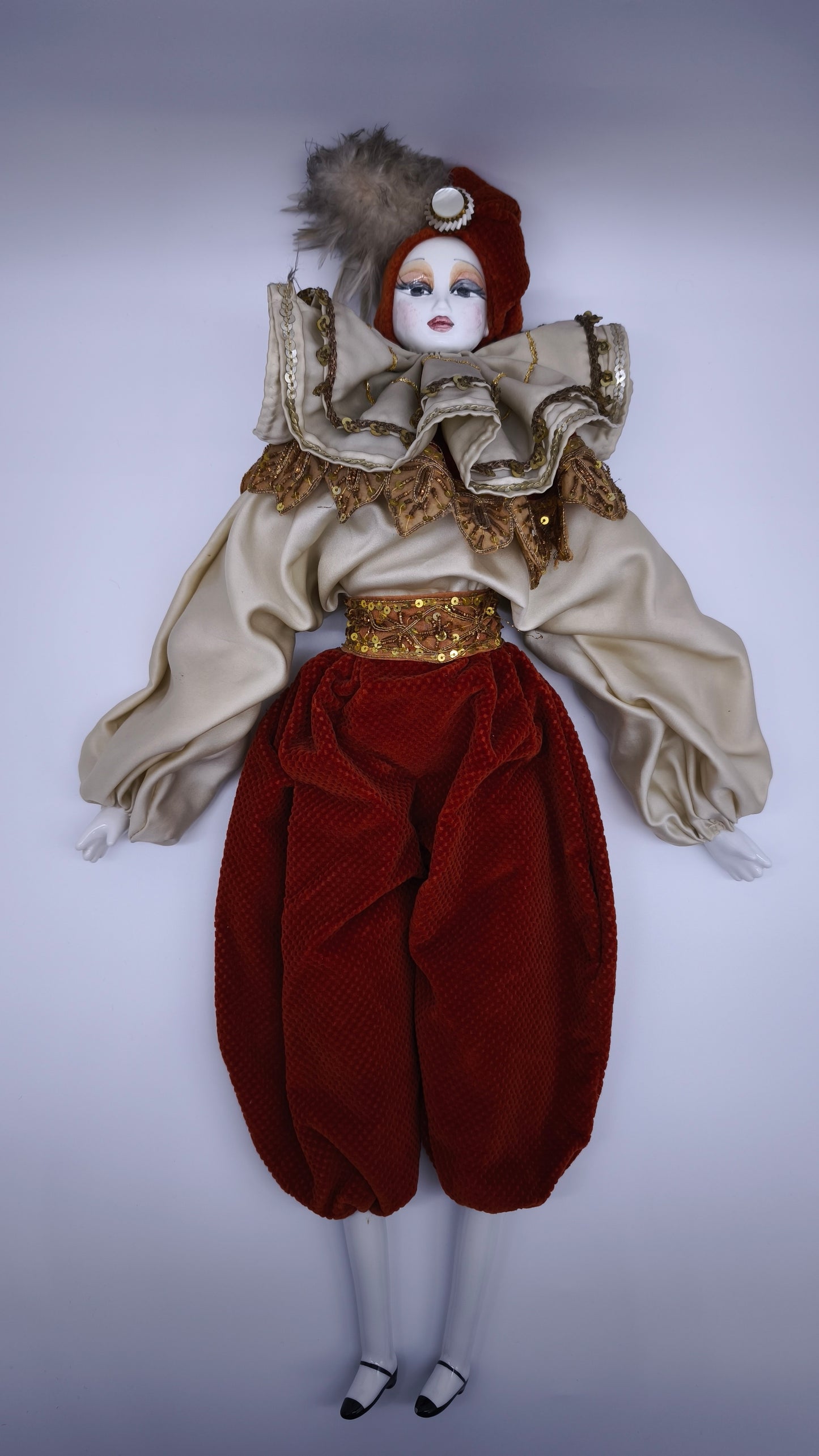 91092 Bambola veneziana in ceramica con costume