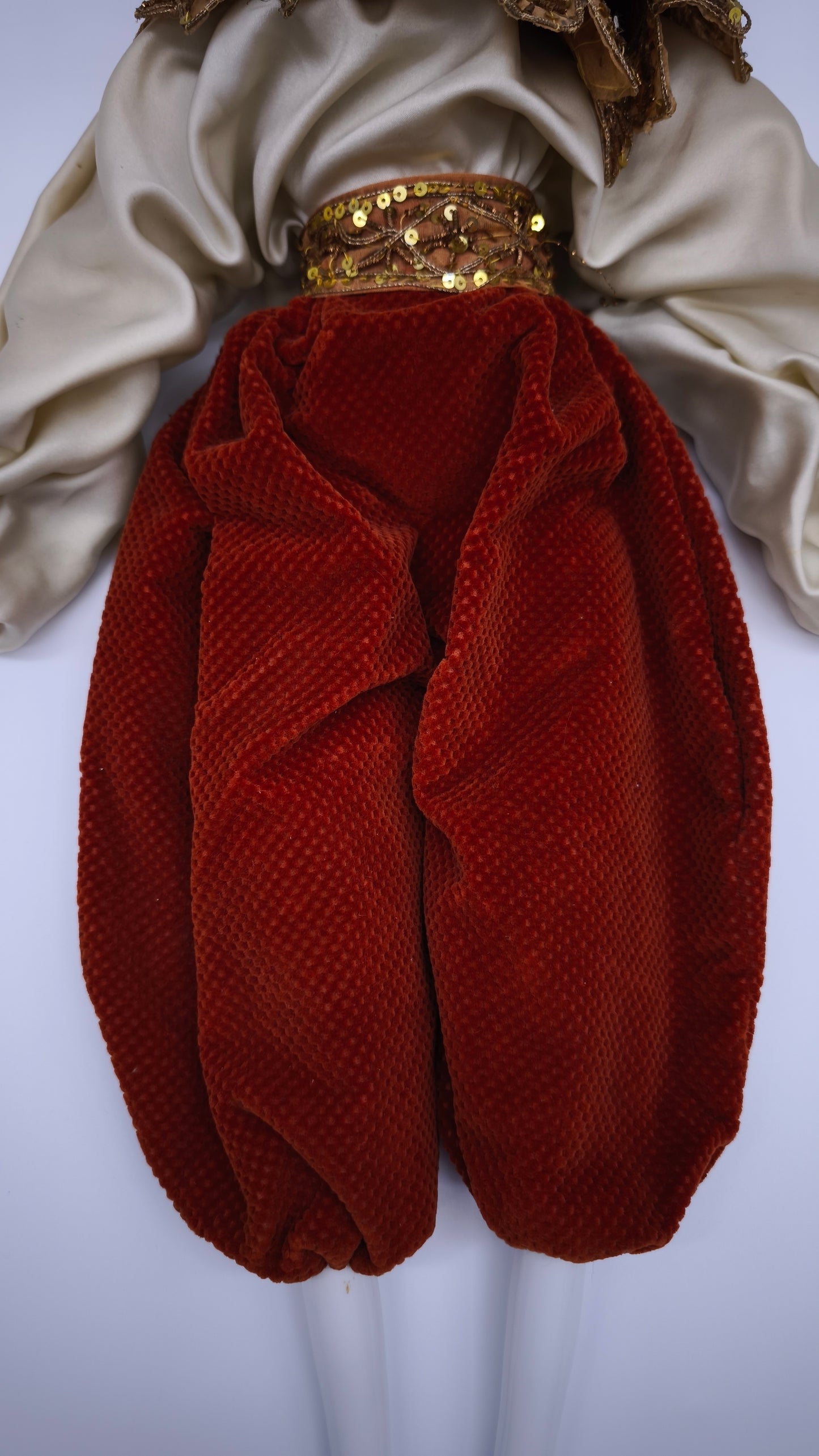 91092 Bambola veneziana in ceramica con costume