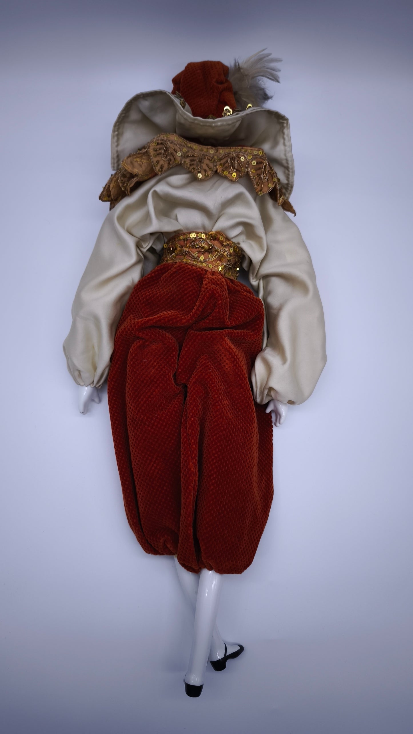 91092 Bambola veneziana in ceramica con costume