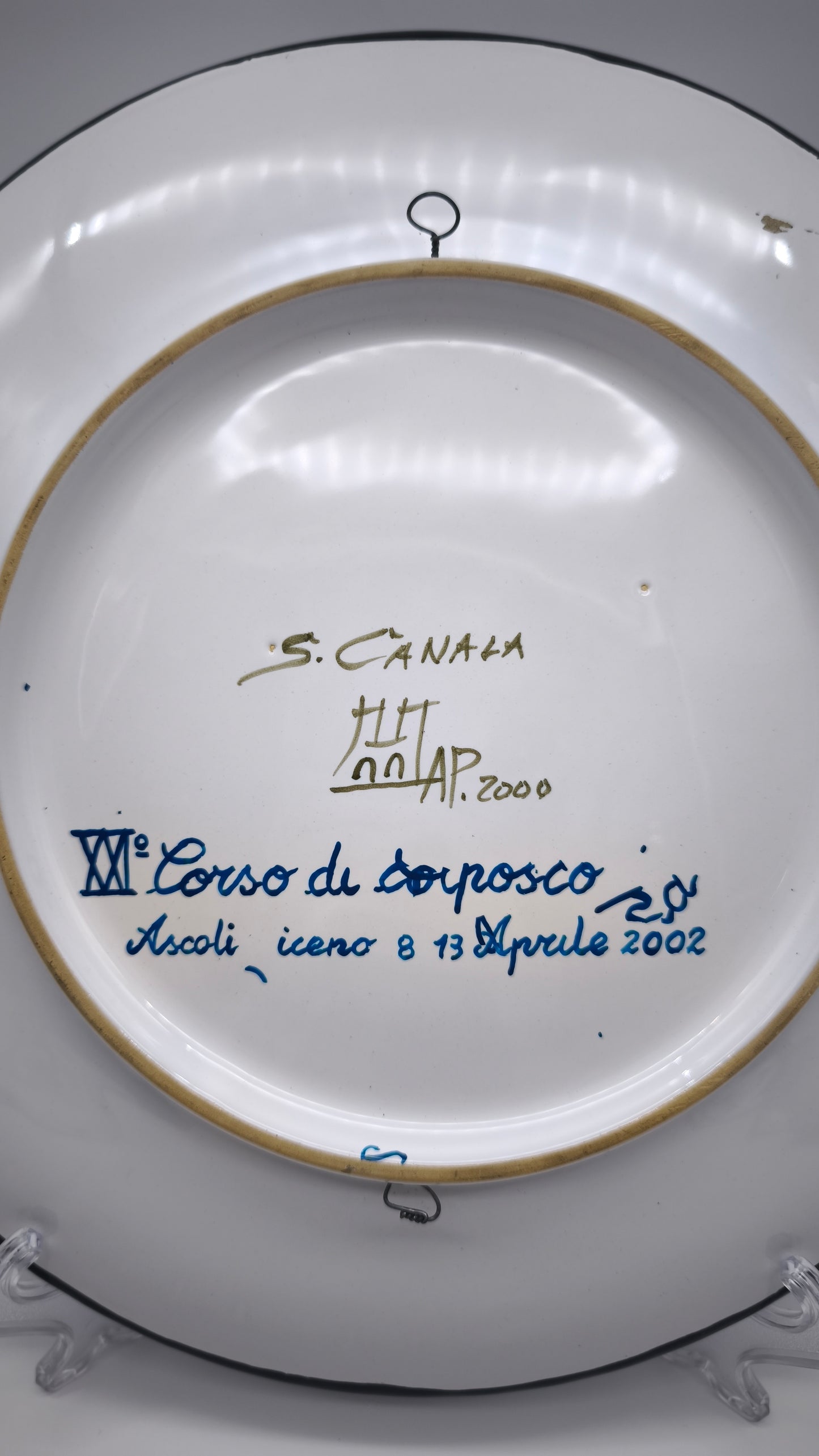126 Piatto decorativo in ceramica dipinta Ascoli Piceno